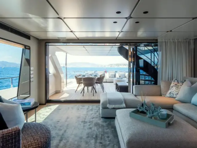 MRS L |  Custom Line Navetta 30 — 11 / 24