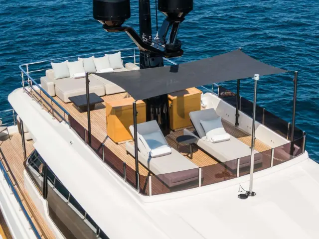 MRS L |  Custom Line Navetta 30 — 6 / 24