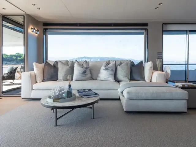 MRS L |  Custom Line Navetta 30 — 13 / 24