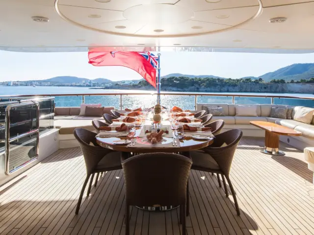 DIANE | Benetti 43M — 11 / 24