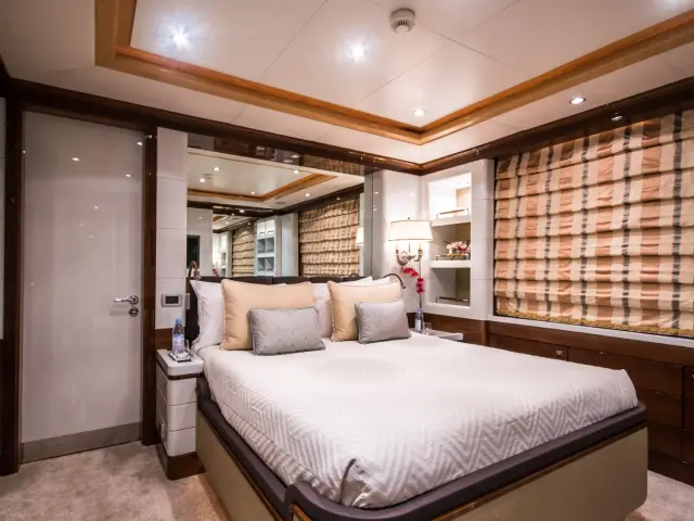 DIANE | Benetti 43M — 23 / 24