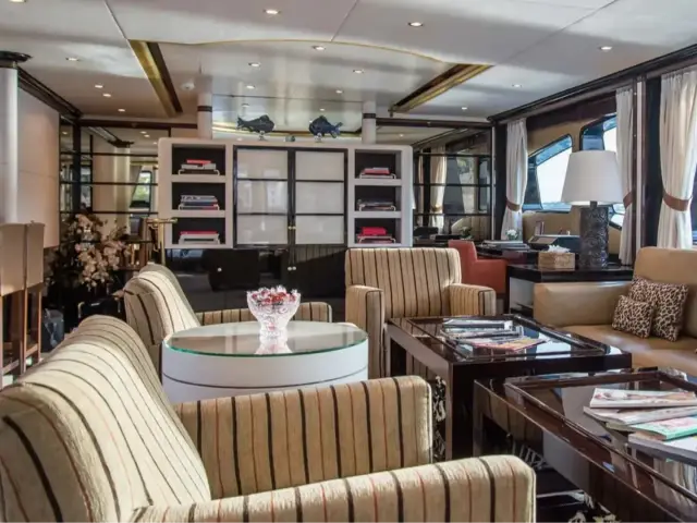 DIANE | Benetti 43M — 15 / 24