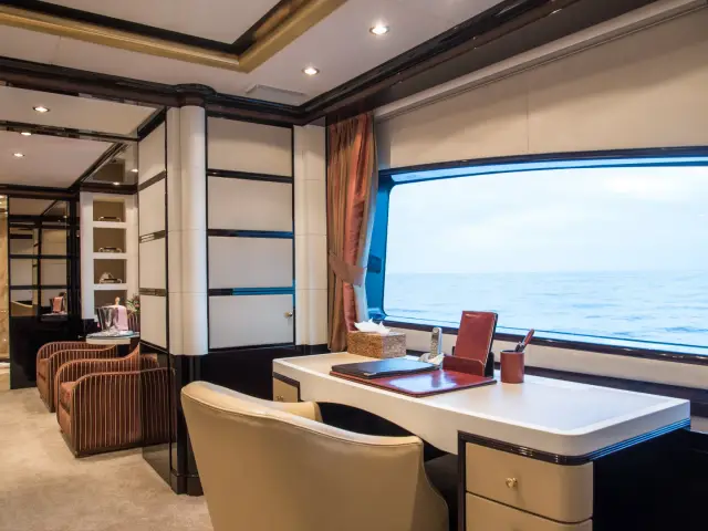 DIANE | Benetti 43M — 18 / 24