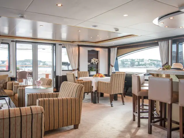DIANE | Benetti 43M — 13 / 24
