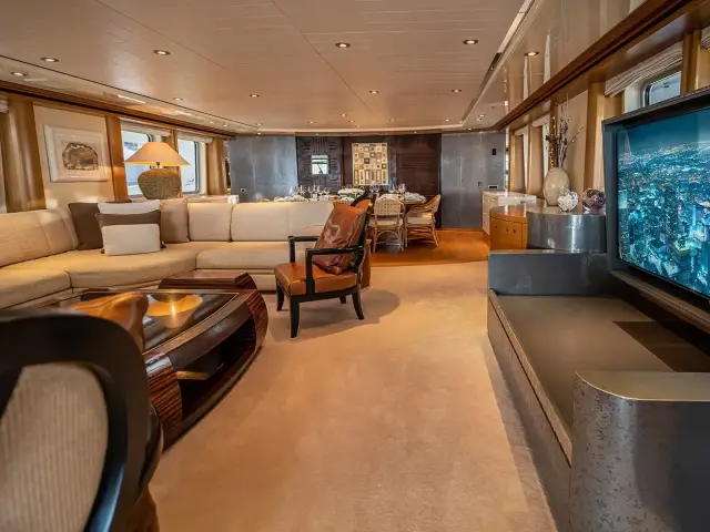 KIJO | Heesen 44M — 18 / 32