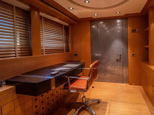 KIJO | Heesen 44M — 22 / 32