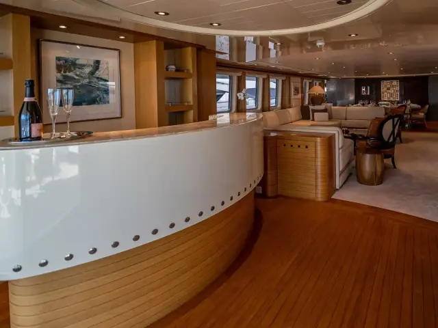 KIJO | Heesen 44M — 16 / 32