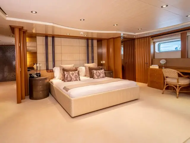 KIJO | Heesen 44M — 19 / 32