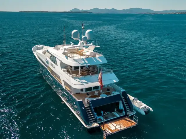 KIJO | Heesen 44M — 2 / 32