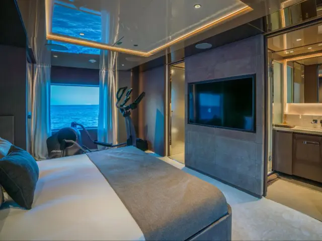 ALVIUM | Ferretti Custom Line 106 — 30 / 44