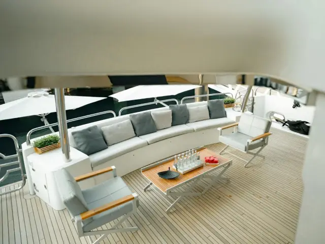 ENCORE | Sunseeker 40M — 8 / 12