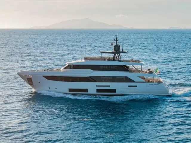 SOUTH | Custom Line Navetta 33 — 4 / 50