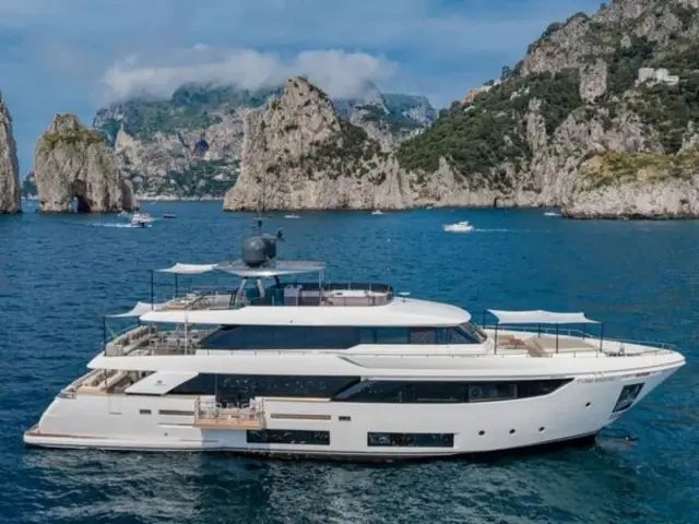 SOUTH | Custom Line Navetta 33 — 3 / 50