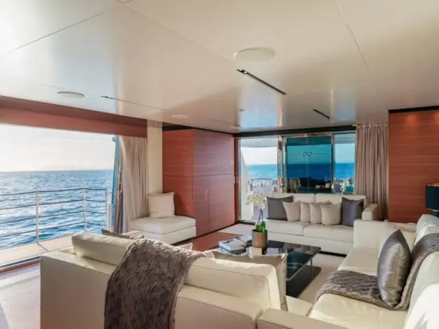SOUTH | Custom Line Navetta 33 — 26 / 50