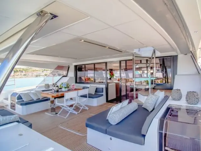 CORE | Fountaine Pajot 67 — 16 / 38