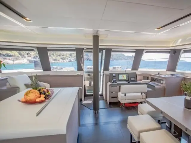 CORE | Fountaine Pajot 67 — 24 / 38