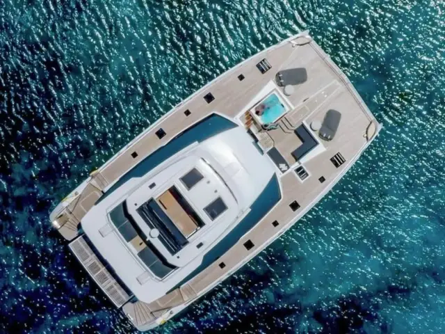 CORE | Fountaine Pajot 67 — 6 / 38