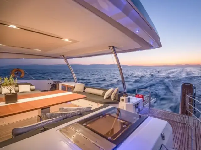 CORE | Fountaine Pajot 67 — 19 / 38