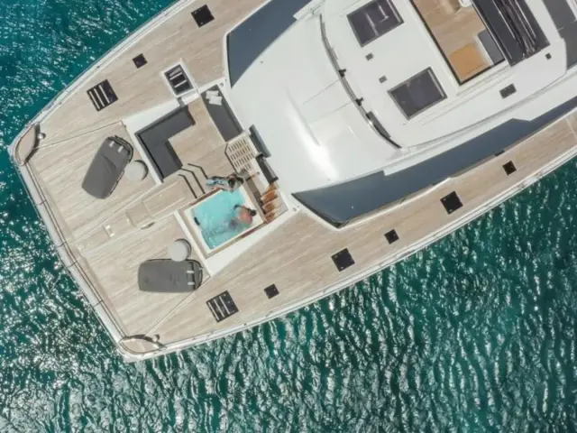 CORE | Fountaine Pajot 67 — 8 / 38