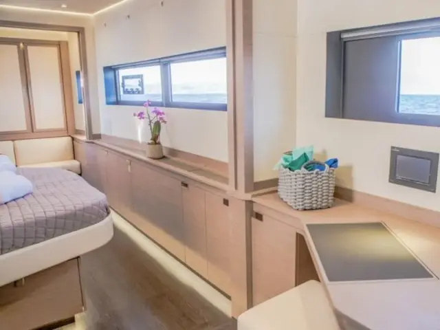 CORE | Fountaine Pajot 67 — 37 / 38