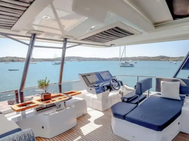 CORE | Fountaine Pajot 67 — 14 / 38