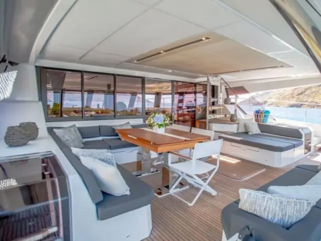 CORE | Fountaine Pajot 67 — 17 / 38