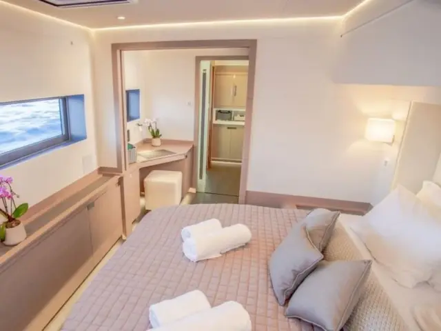 CORE | Fountaine Pajot 67 — 34 / 38