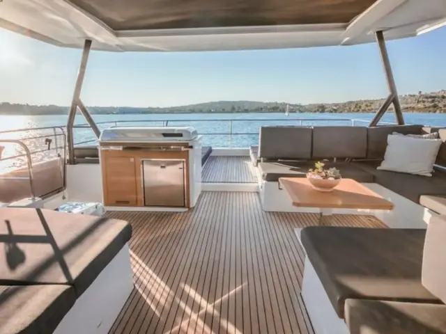 CORE | Fountaine Pajot 67 — 20 / 38