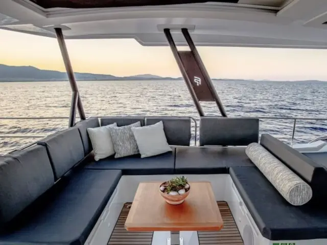 CORE | Fountaine Pajot 67 — 21 / 38