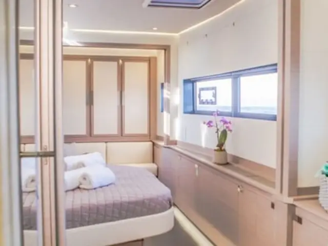 CORE | Fountaine Pajot 67 — 36 / 38