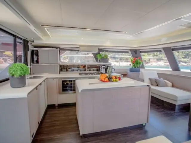 CORE | Fountaine Pajot 67 — 30 / 38