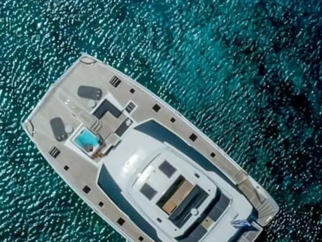 CORE | Fountaine Pajot 67 — 9 / 38