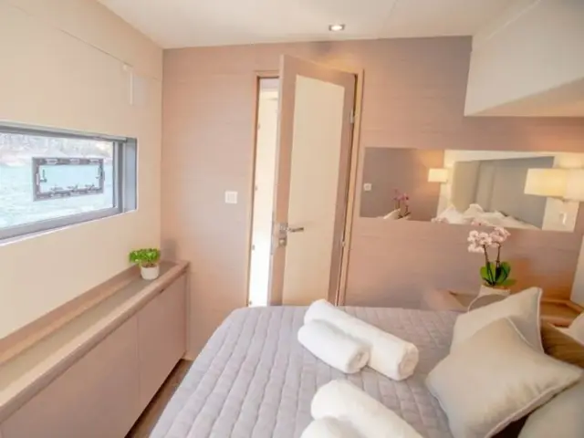 CORE | Fountaine Pajot 67 — 33 / 38