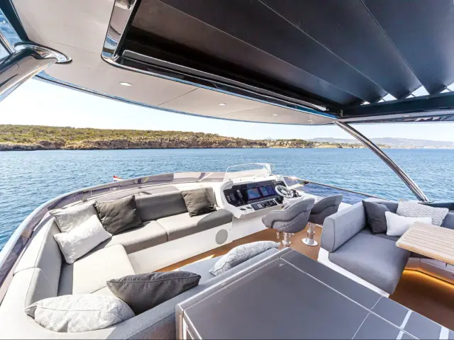 JUNIOR | Sunseeker 88 — 32 / 37
