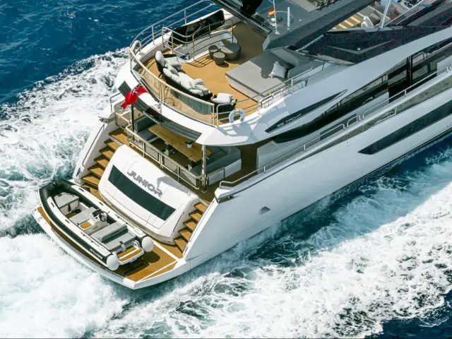JUNIOR | Sunseeker 88 — 22 / 37