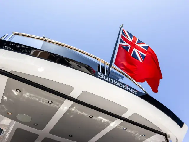 JUNIOR | Sunseeker 88 — 34 / 37