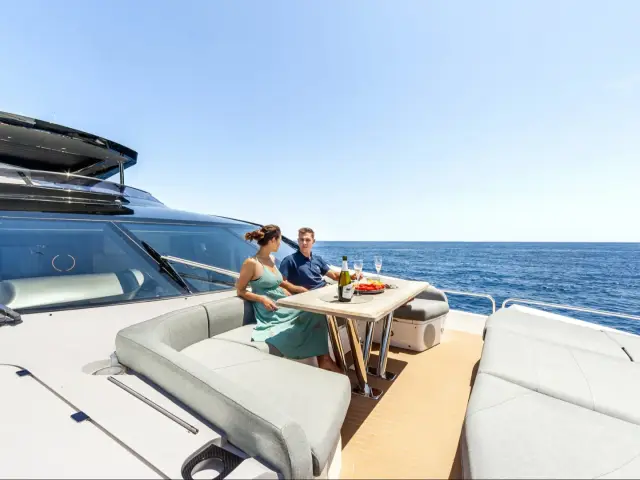 JUNIOR | Sunseeker 88 — 30 / 37