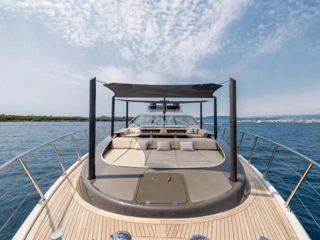 FANAMAX | Mangusta 110 — 42 / 51