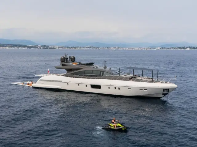 FANAMAX | Mangusta 110 — 18 / 51