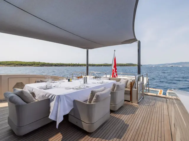 FANAMAX | Mangusta 110 — 44 / 51