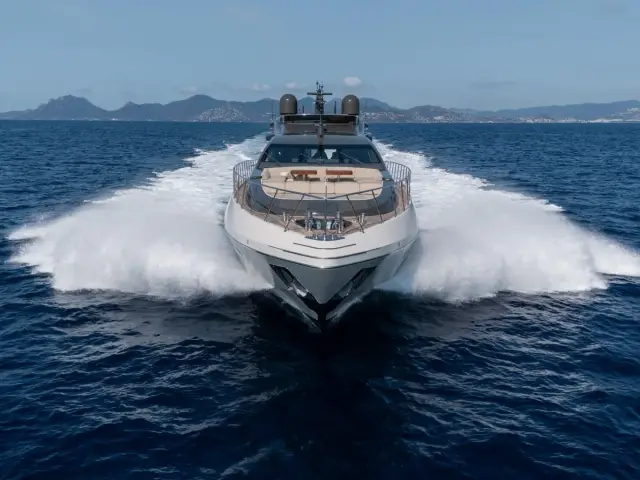 FANAMAX | Mangusta 110 — 7 / 51