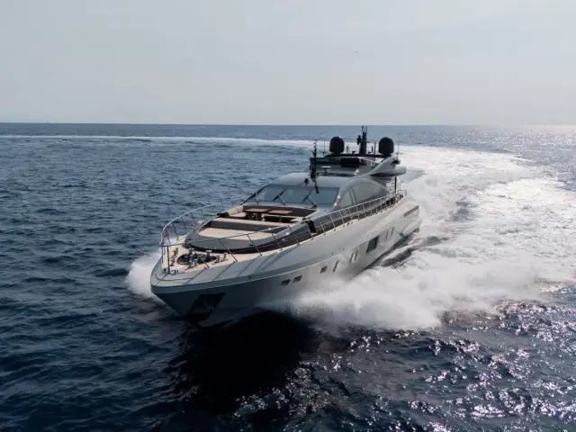 FANAMAX | Mangusta 110 — 8 / 51