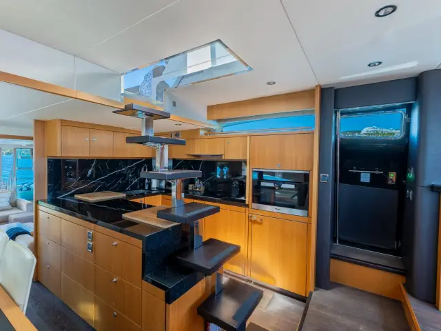 PAPAMARES | Fairline Squadron 78 — 25 / 61