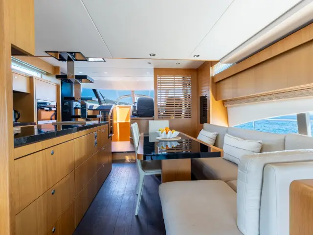PAPAMARES | Fairline Squadron 78 — 28 / 61