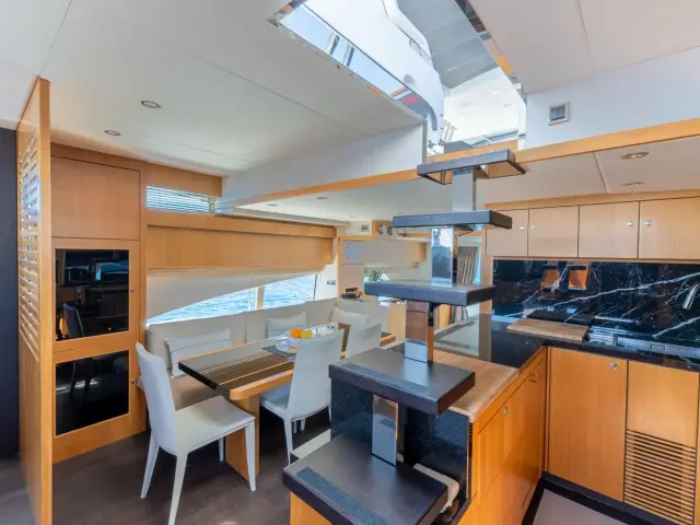 PAPAMARES | Fairline Squadron 78 — 27 / 61
