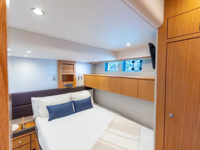 PAPAMARES | Fairline Squadron 78 — 48 / 61