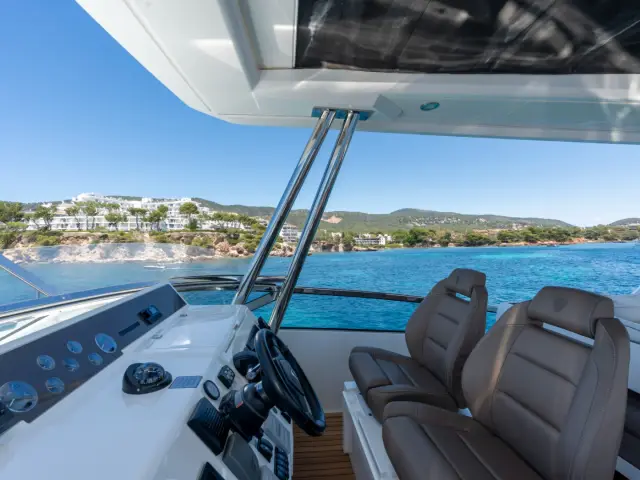 PAPAMARES | Fairline Squadron 78 — 33 / 61