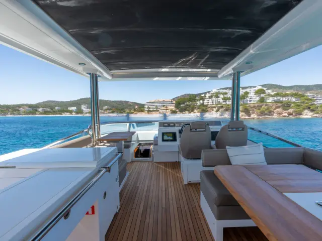 PAPAMARES | Fairline Squadron 78 — 39 / 61