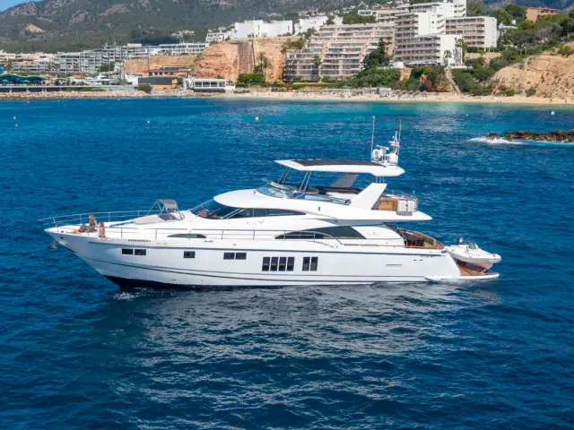 PAPAMARES | Fairline Squadron 78 — 10 / 61