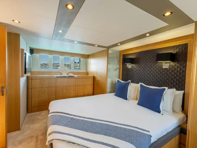 PAPAMARES | Fairline Squadron 78 — 55 / 61